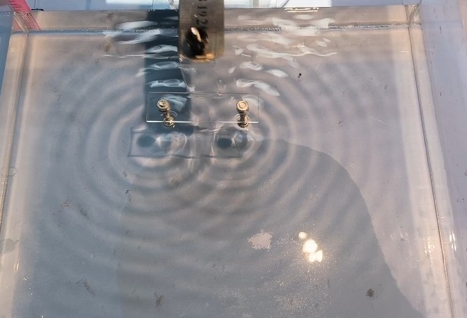 什么是相消干涉？什么是相長干涉？