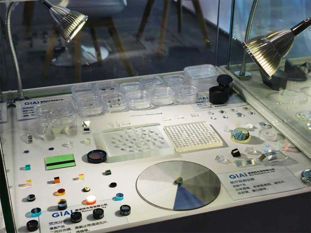 醫(yī)療檢測(cè)及熒光分析光學(xué)鏡片展示